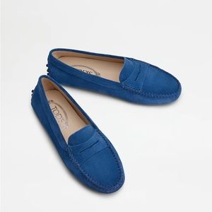Tod’s blue Gommino driving shoes in blue suede